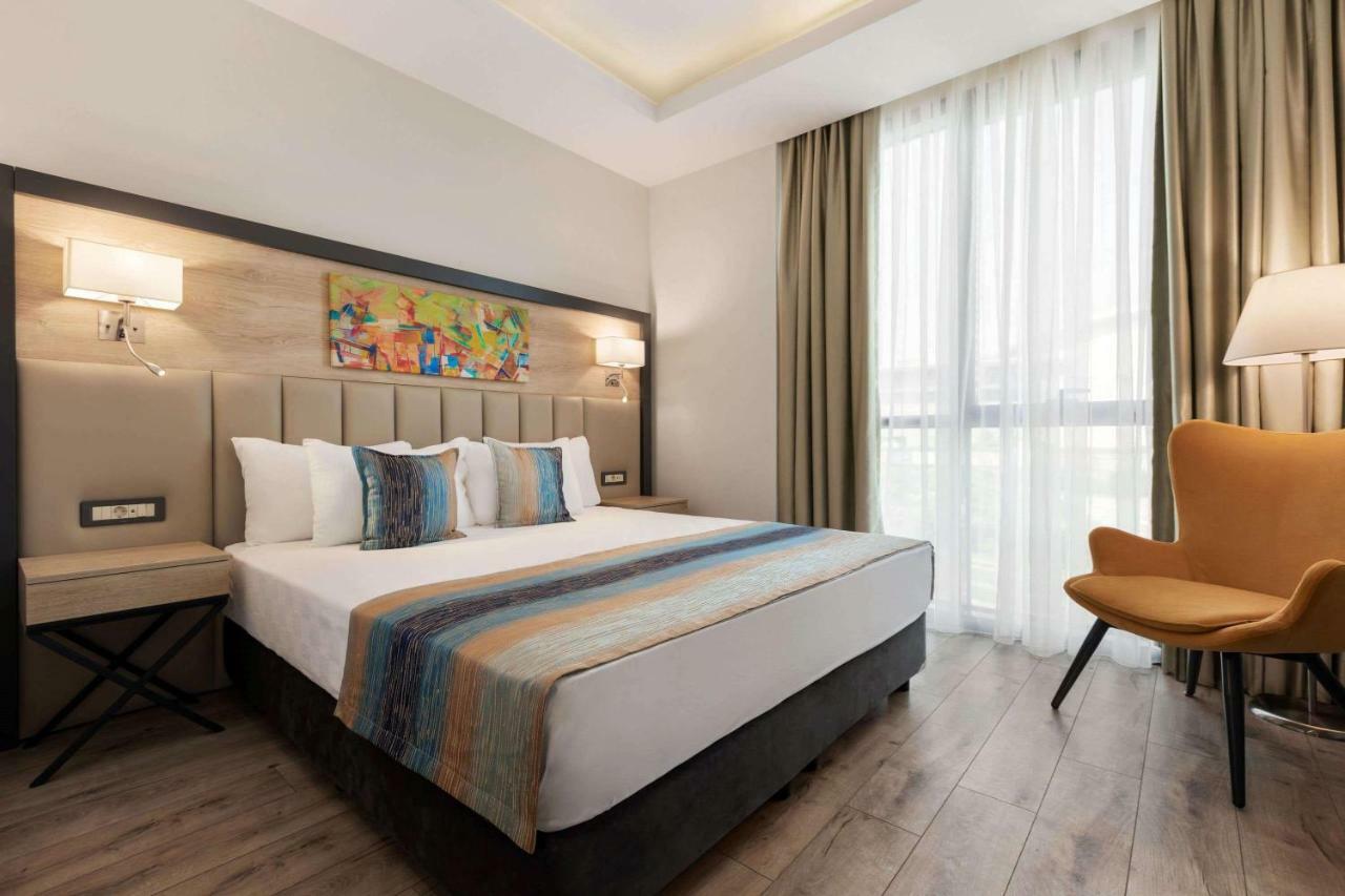 Ramada Encore By Wyndham Basin Express Otel İstanbul